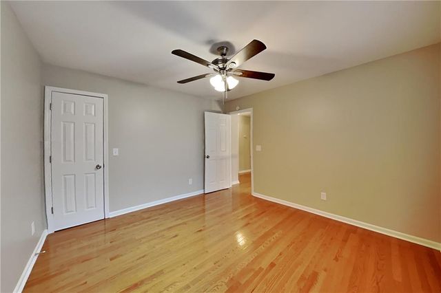 3893 Lorien NW Way, Kennesaw, GA 30152