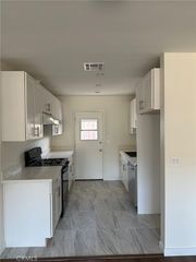 2660 N Frederic A, Burbank, CA 91504