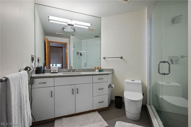 635 W Lakeside Avenue 402, Cleveland, OH 44113