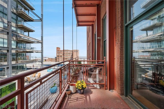 635 W Lakeside Avenue 402, Cleveland, OH 44113