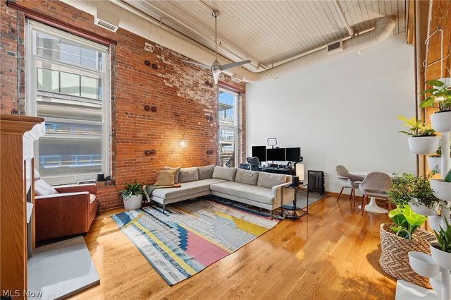 635 W Lakeside Avenue 402, Cleveland, OH 44113