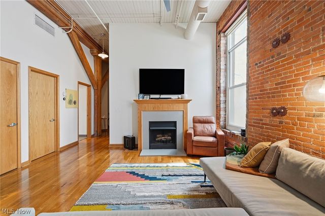 635 W Lakeside Avenue 402, Cleveland, OH 44113