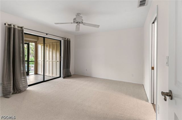 8302 Charter Club CIR 6, Fort Myers, FL 33919