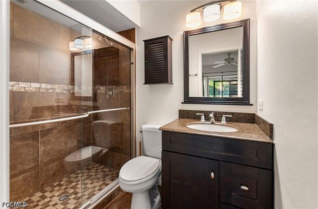 8302 Charter Club CIR 6, Fort Myers, FL 33919