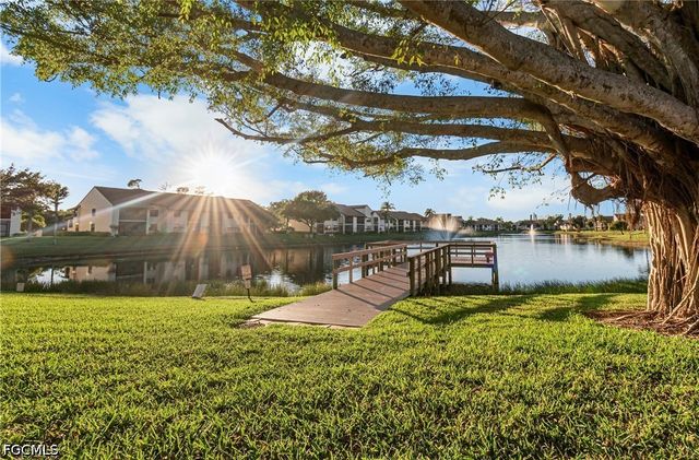 8302 Charter Club CIR 6, Fort Myers, FL 33919