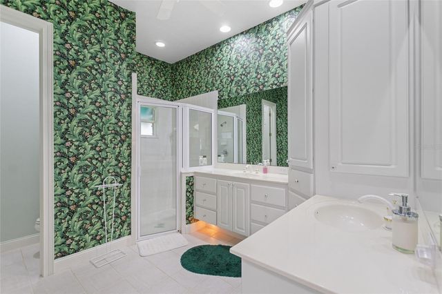 1046 CARAVAN LOOP, Polk City, FL 33868