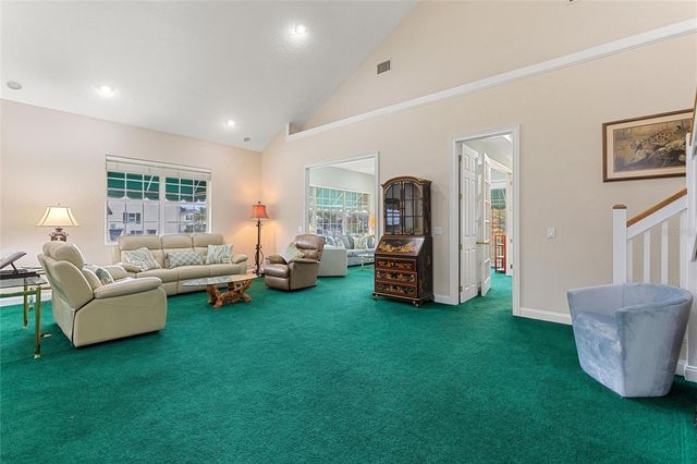 1046 CARAVAN LOOP, Polk City, FL 33868