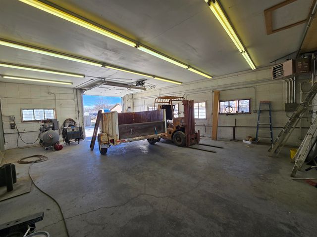 3263 F Road, Clifton, CO 81520