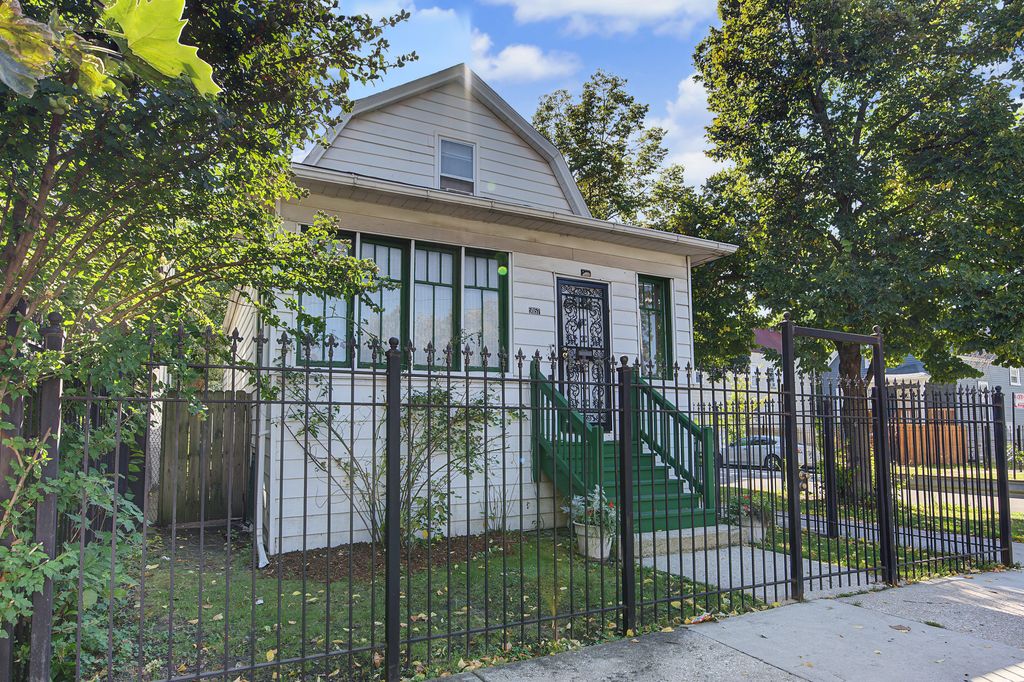 5057 W Superior Street, Chicago, IL 60644 — exterior