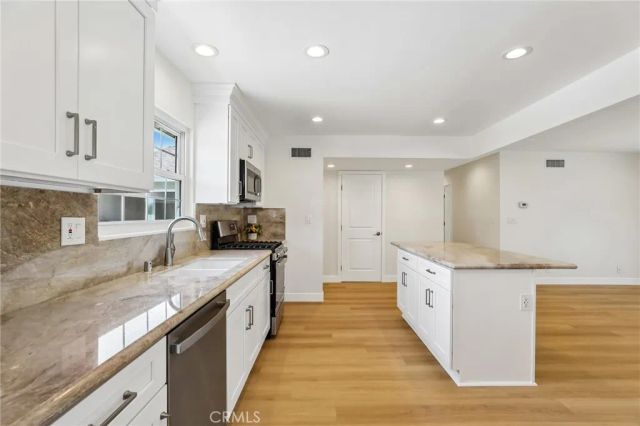 17191 Kampen Lane, Huntington Beach, CA 92647