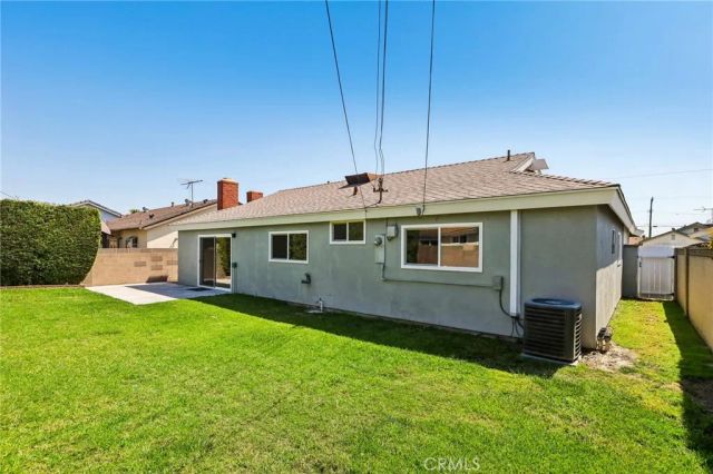 17191 Kampen Lane, Huntington Beach, CA 92647