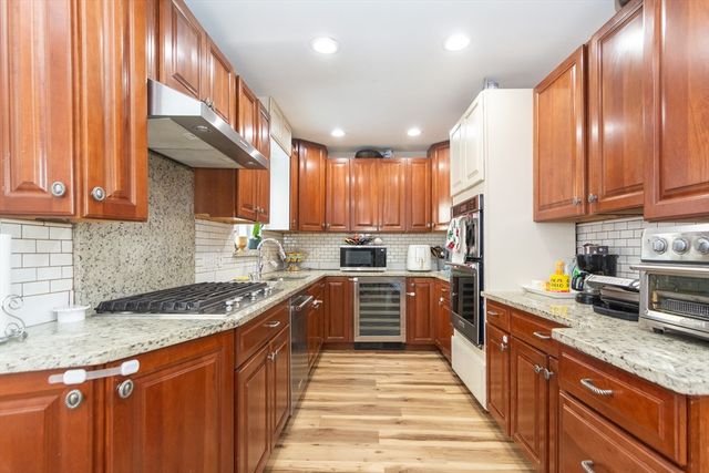 10 Dell St, Malden, MA 02148