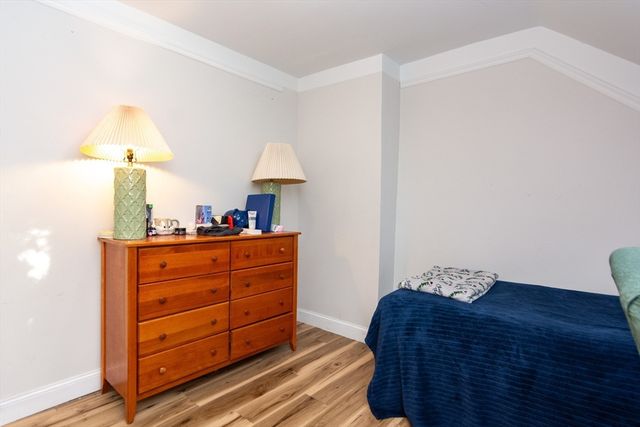 10 Dell St, Malden, MA 02148