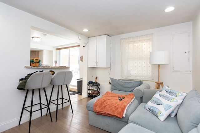 10 Dell St, Malden, MA 02148