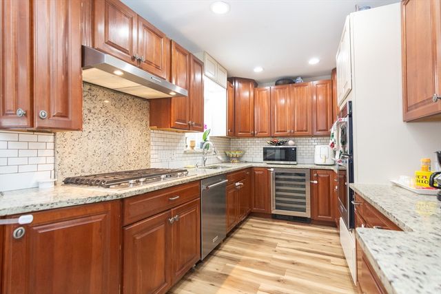 10 Dell St, Malden, MA 02148