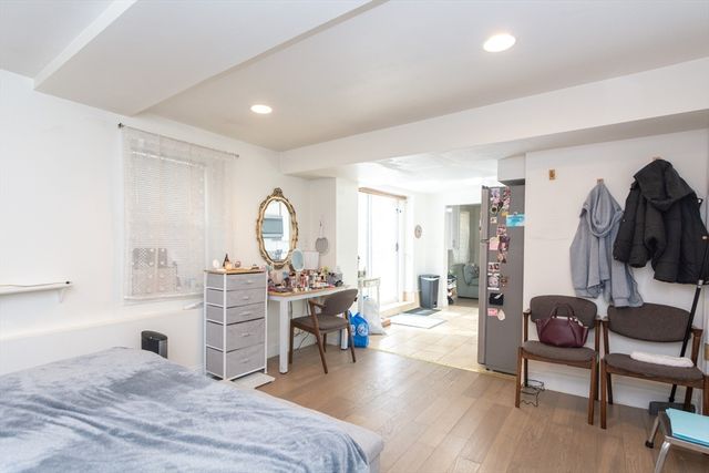 10 Dell St, Malden, MA 02148