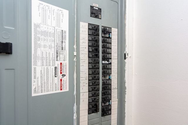 10 Dell St, Malden, MA 02148