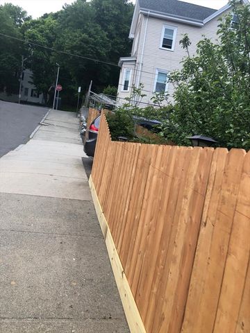 10 Dell St, Malden, MA 02148