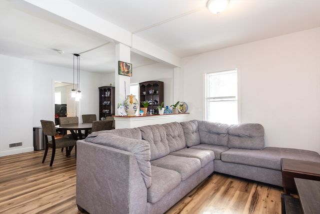 10 Dell St, Malden, MA 02148