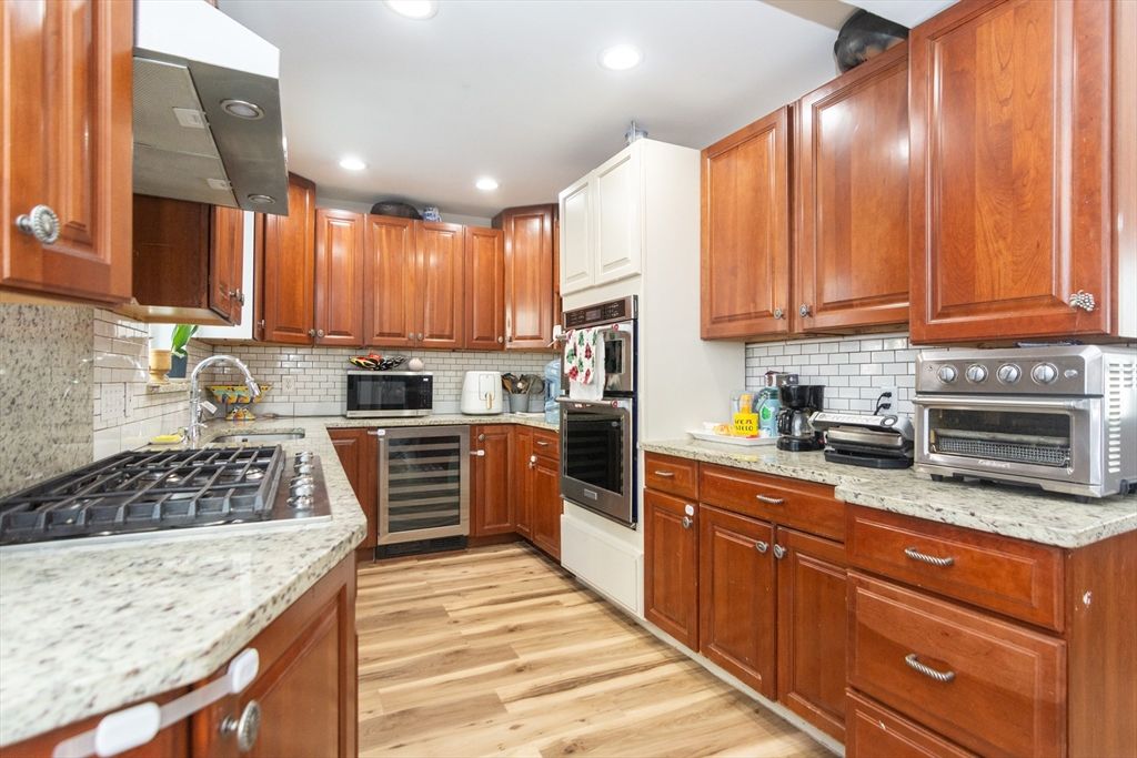 10 Dell St, Malden, MA 02148