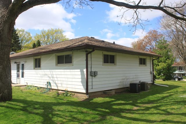 63 Pine Court, Crystal Lake, IL 60014