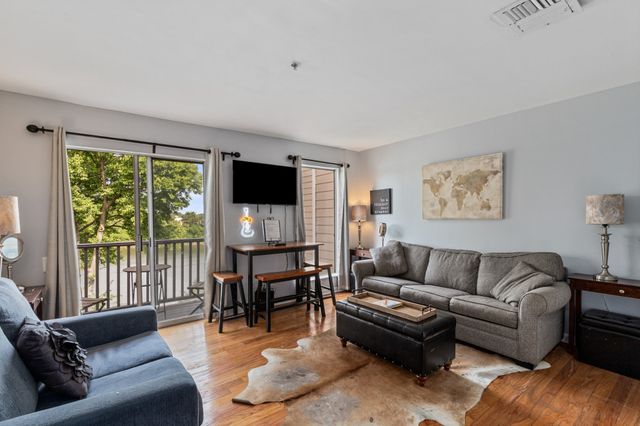 1028 1st Ave, N, Nashville, TN 37201