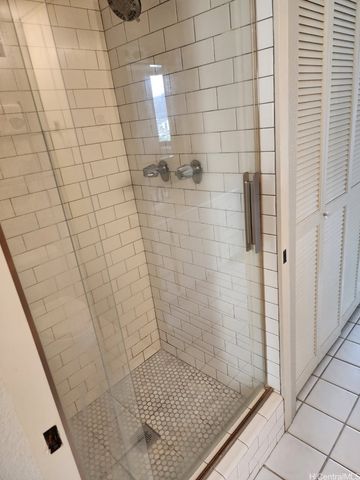 320 Liliuokalani Avenue 2105, Honolulu, HI 96815