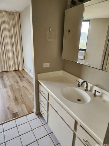 320 Liliuokalani Avenue 2105, Honolulu, HI 96815