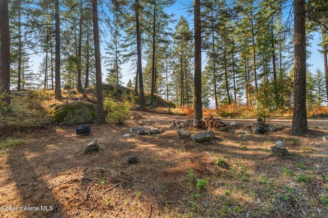 1758 Giles Connection Rd, Bonners Ferry, ID 83805