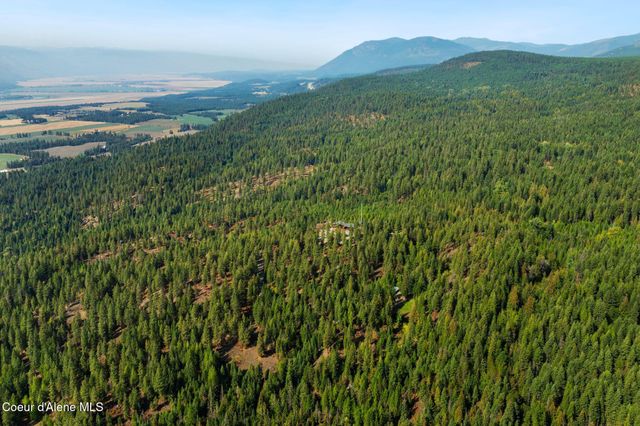 1758 Giles Connection Rd, Bonners Ferry, ID 83805