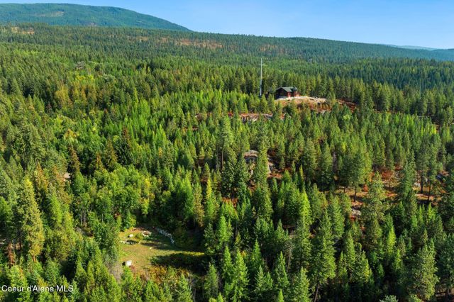 1758 Giles Connection Rd, Bonners Ferry, ID 83805