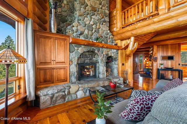 1758 Giles Connection Rd, Bonners Ferry, ID 83805