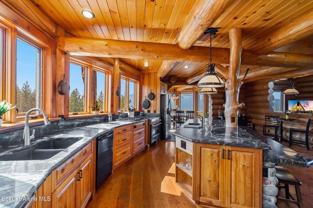 1758 Giles Connection Rd, Bonners Ferry, ID 83805