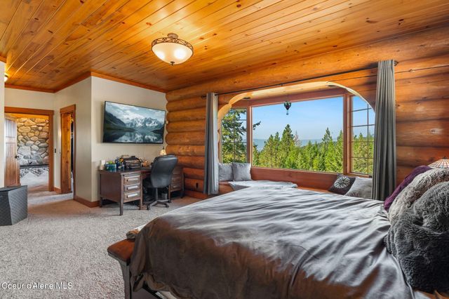 1758 Giles Connection Rd, Bonners Ferry, ID 83805