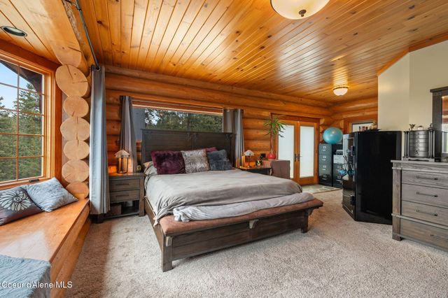 1758 Giles Connection Rd, Bonners Ferry, ID 83805