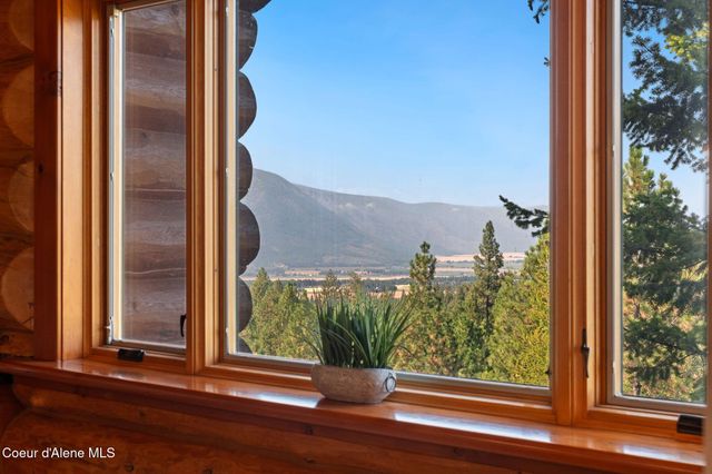 1758 Giles Connection Rd, Bonners Ferry, ID 83805