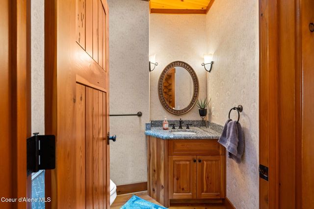 1758 Giles Connection Rd, Bonners Ferry, ID 83805