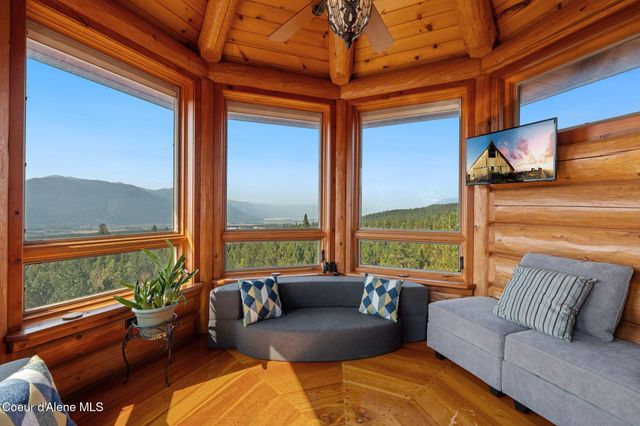 1758 Giles Connection Rd, Bonners Ferry, ID 83805