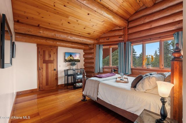 1758 Giles Connection Rd, Bonners Ferry, ID 83805