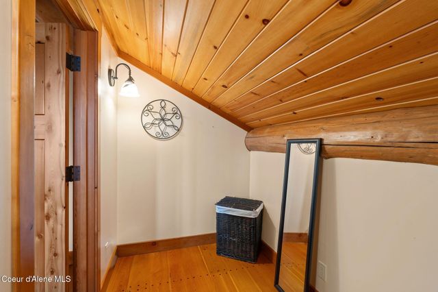 1758 Giles Connection Rd, Bonners Ferry, ID 83805