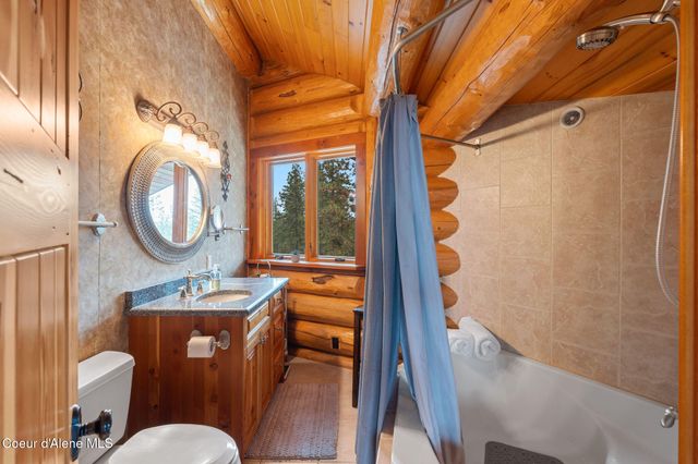 1758 Giles Connection Rd, Bonners Ferry, ID 83805