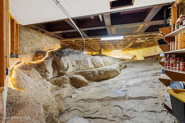 1758 Giles Connection Rd, Bonners Ferry, ID 83805