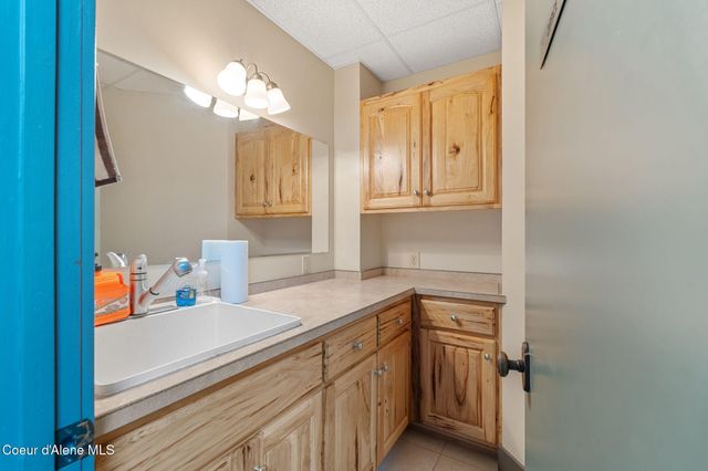 1758 Giles Connection Rd, Bonners Ferry, ID 83805