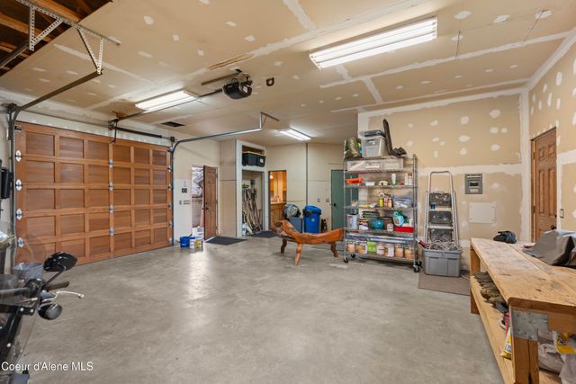 1758 Giles Connection Rd, Bonners Ferry, ID 83805