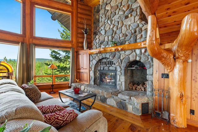 1758 Giles Connection Rd, Bonners Ferry, ID 83805