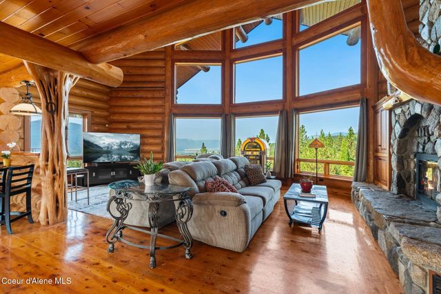 1758 Giles Connection Rd, Bonners Ferry, ID 83805