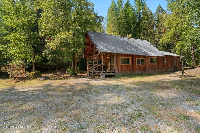 1758 Giles Connection Rd, Bonners Ferry, ID 83805