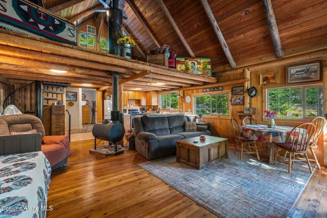 1758 Giles Connection Rd, Bonners Ferry, ID 83805