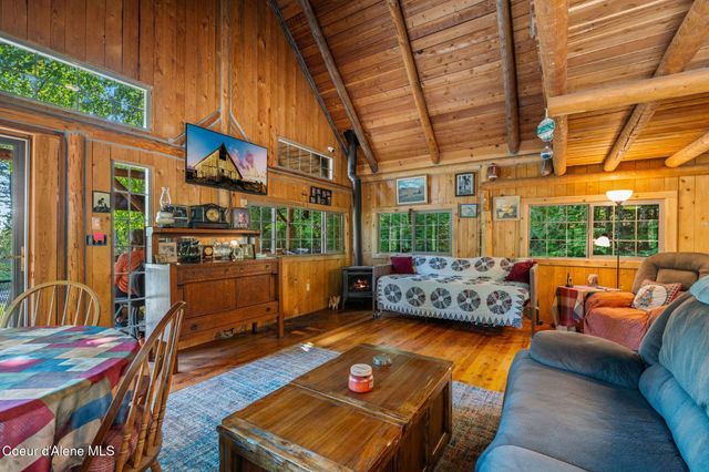 1758 Giles Connection Rd, Bonners Ferry, ID 83805