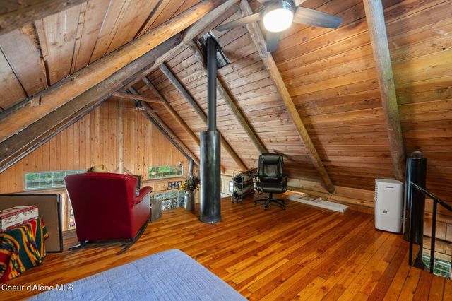 1758 Giles Connection Rd, Bonners Ferry, ID 83805